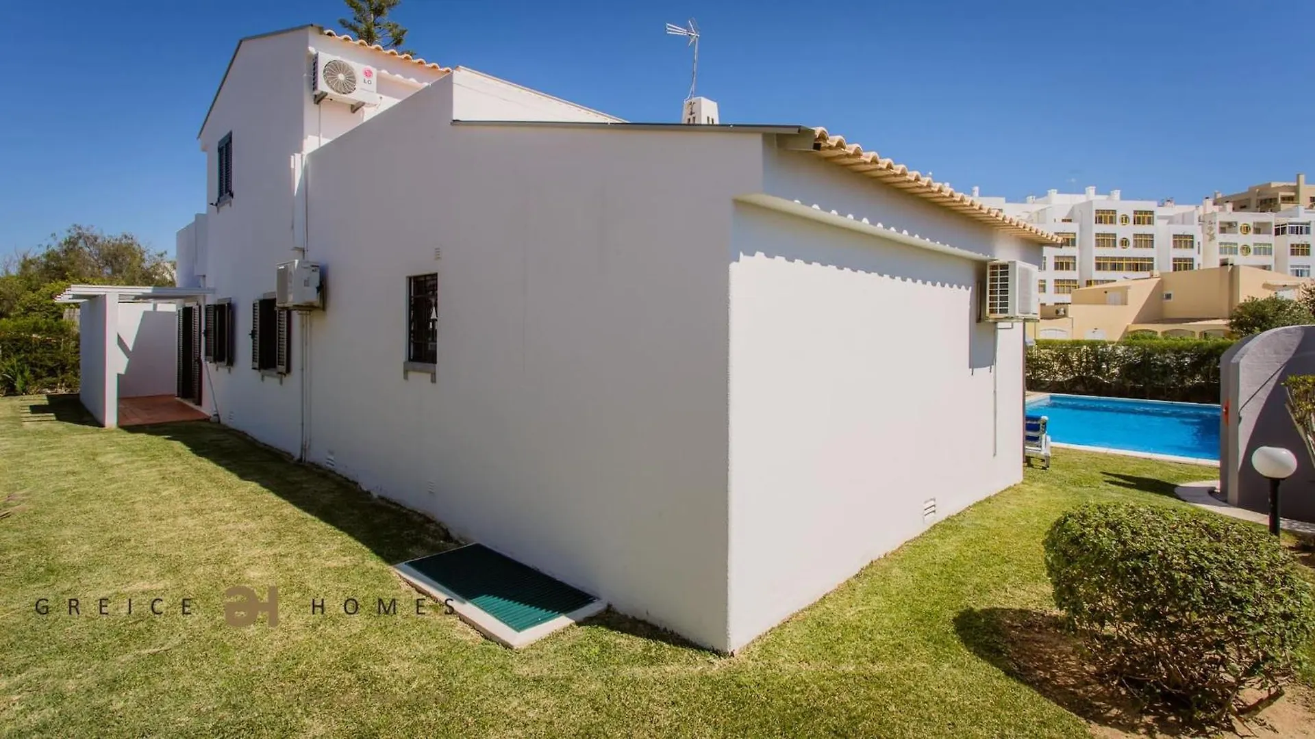 Greice Homes-650 Meters From The Beach, 4 Bedrooms Villa For Holidays In Vilamoura-Quarteira Holiday home Quarteira