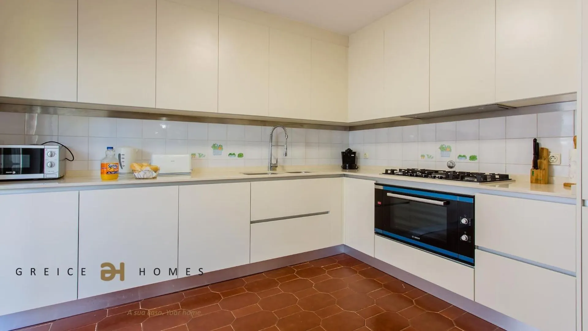 Greice Homes-650 Meters From The Beach, 4 Bedrooms Villa For Holidays In Vilamoura-Quarteira